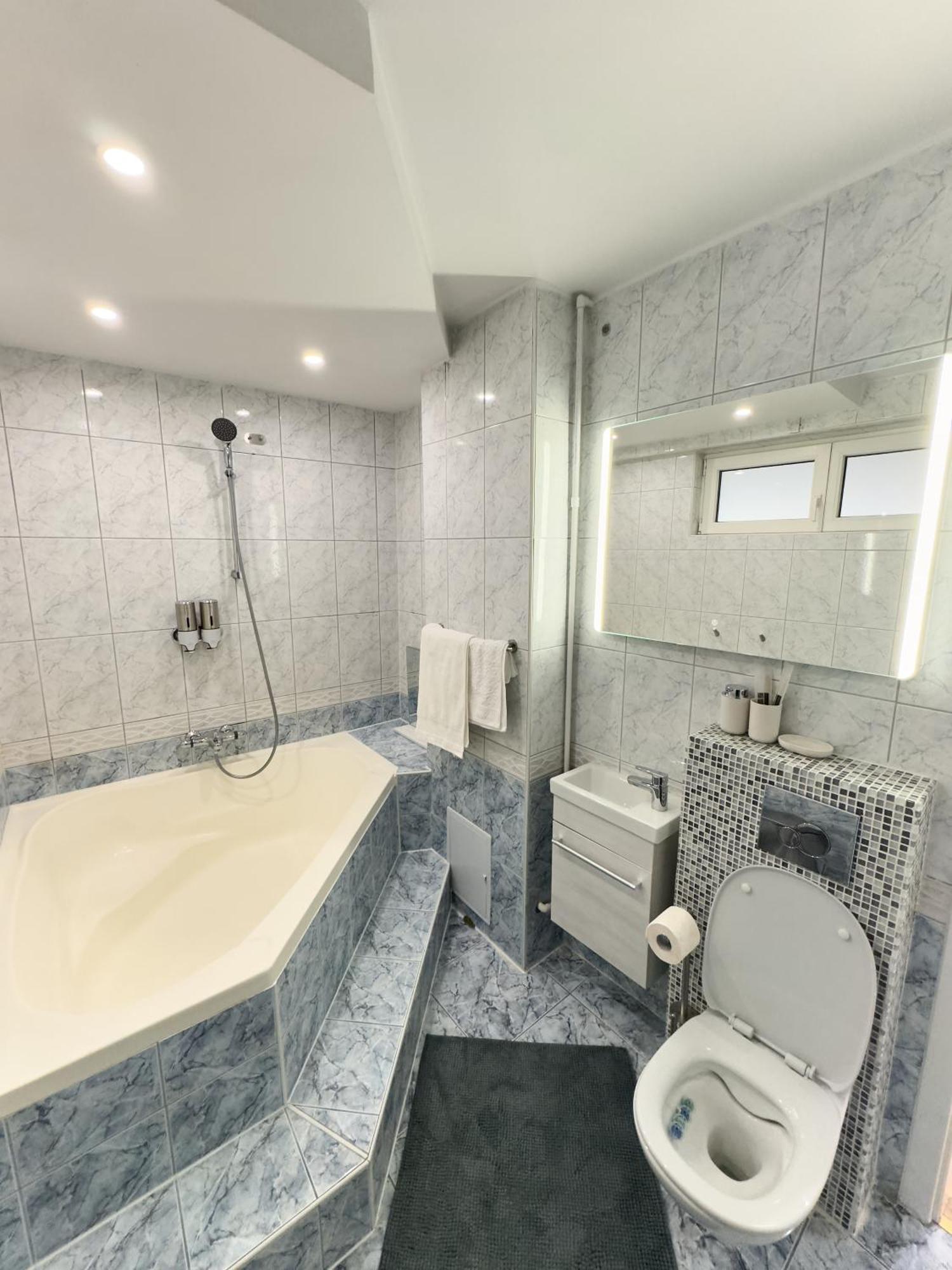 20 Apartment Centre Bucarest Esterno foto
